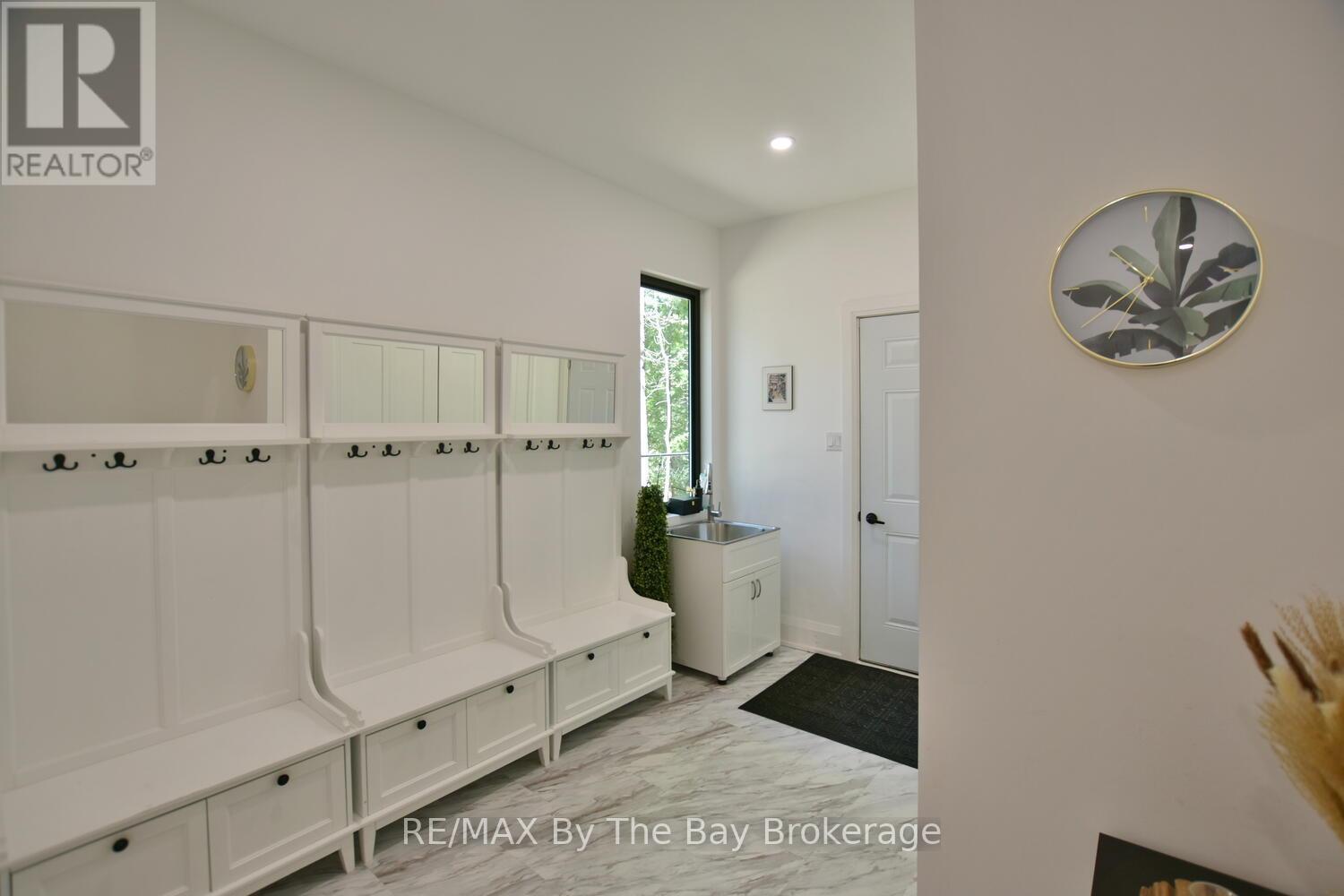 183 Woodland Drive, Wasaga Beach, Ontario  L9Z 2V4 - Photo 21 - S12010935