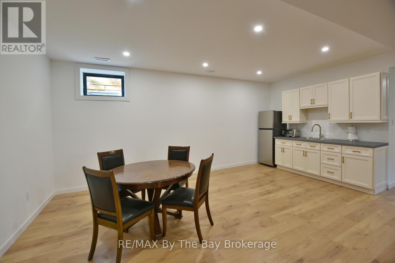 183 Woodland Drive, Wasaga Beach, Ontario  L9Z 2V4 - Photo 42 - S12010935
