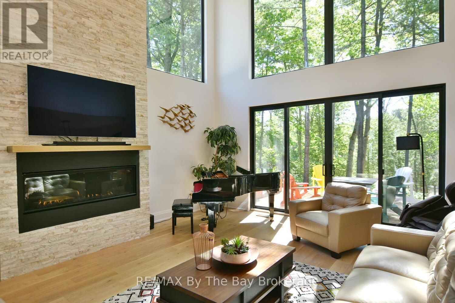 183 Woodland Drive, Wasaga Beach, Ontario  L9Z 2V4 - Photo 9 - S12010935