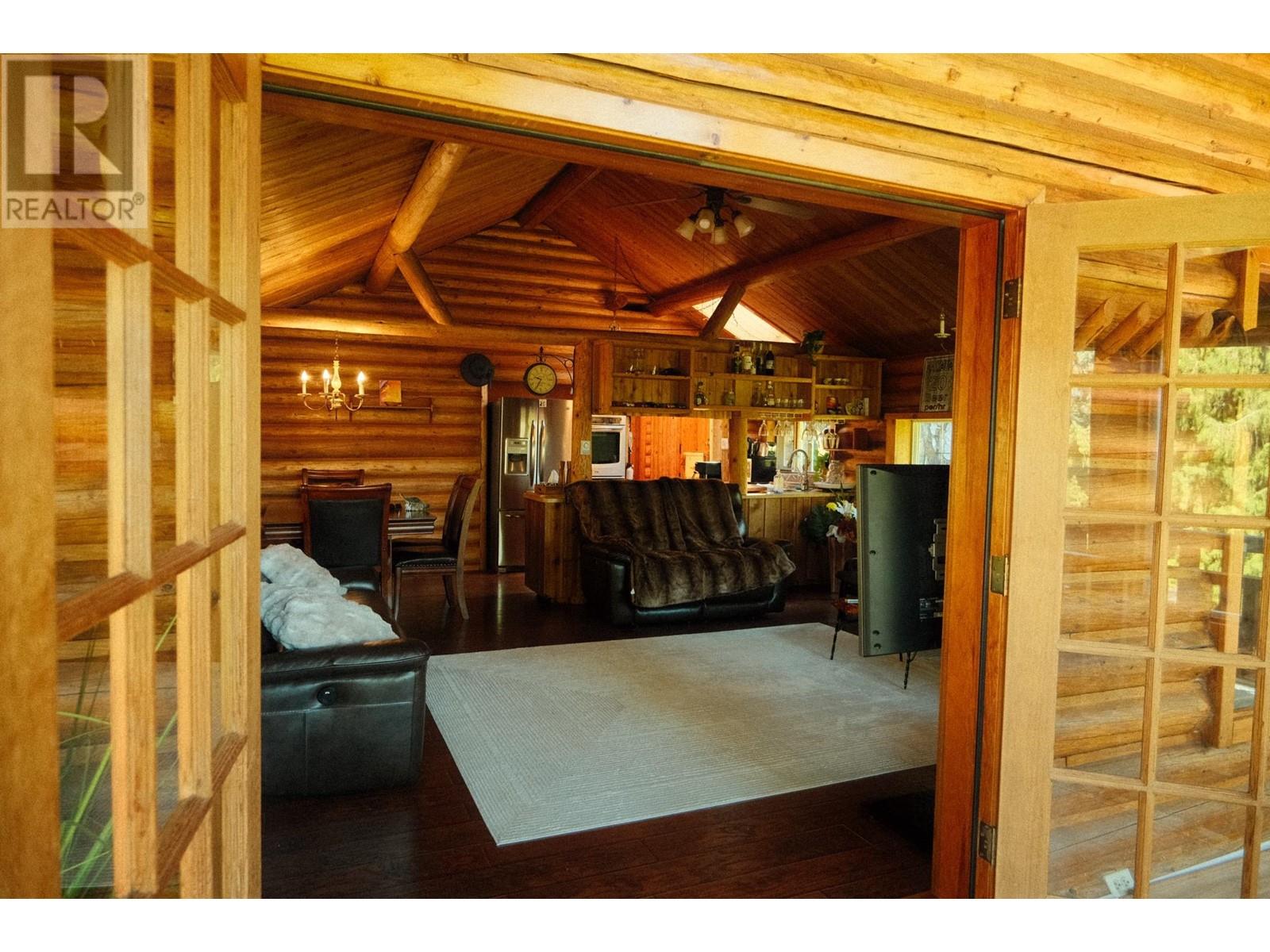 4061 Torry Road, Eagle Bay, British Columbia  V0E 1T0 - Photo 5 - 10348135
