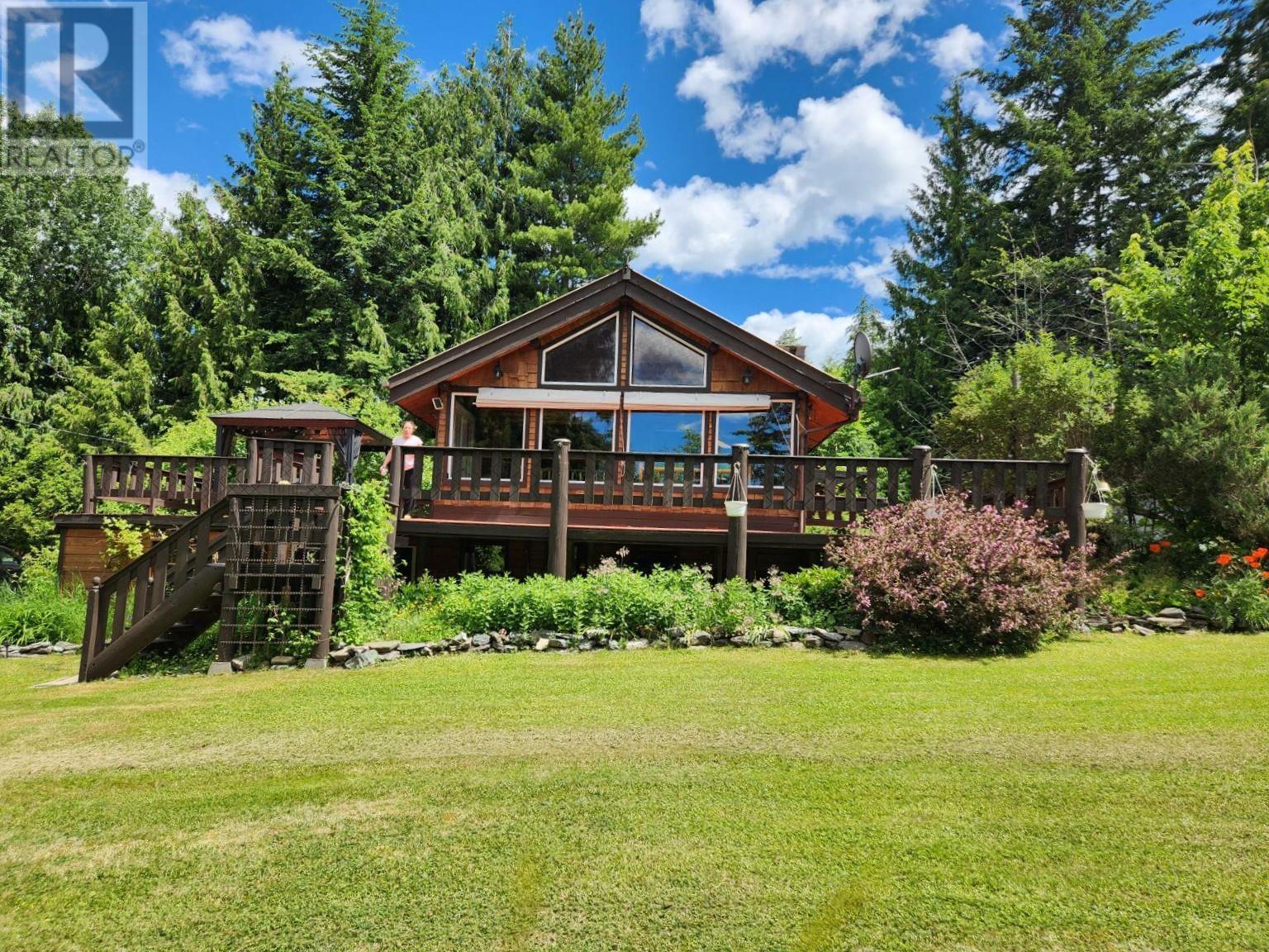 4061 Torry Road, Eagle Bay, British Columbia  V0E 1T0 - Photo 2 - 10348135