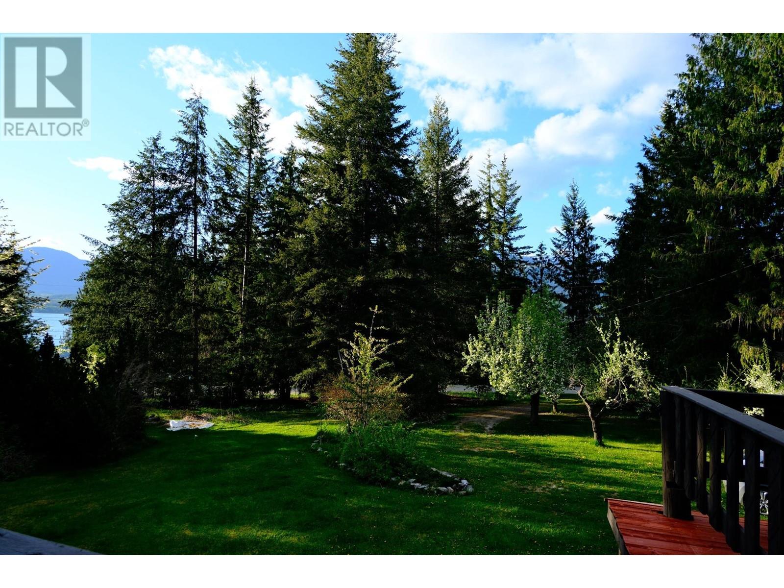 4061 Torry Road, Eagle Bay, BC V0E1T0