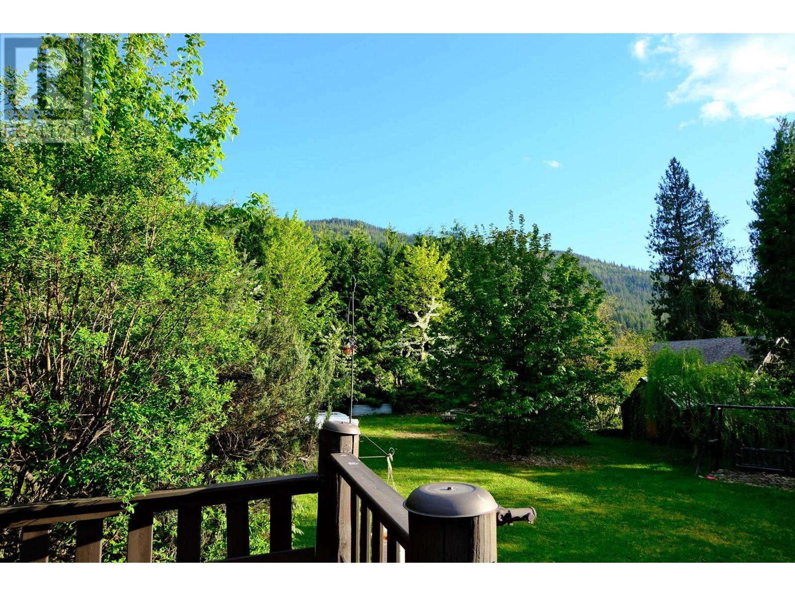 4061 Torry Road, Eagle Bay, BC V0E1T0