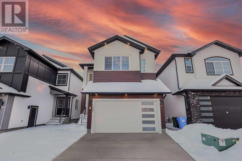 Property at 127 Saddlepeace Manor NE image 2
