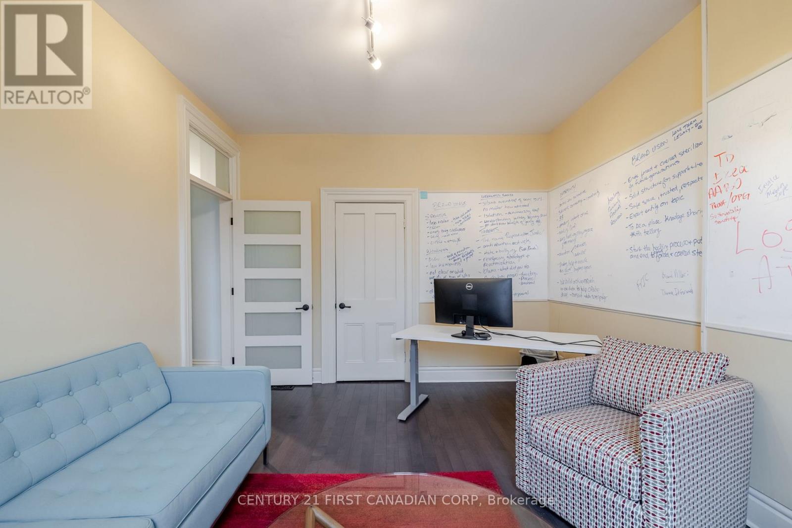359 Princess Avenue, London East, Ontario N6B 2A7 - Photo 11 - X12118025
