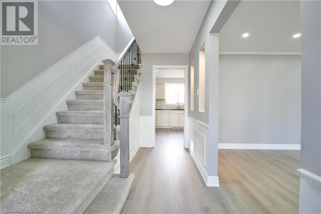 68 Parkview Crescent, Kitchener, Ontario  N2A 1L9 - Photo 3 - 40730863