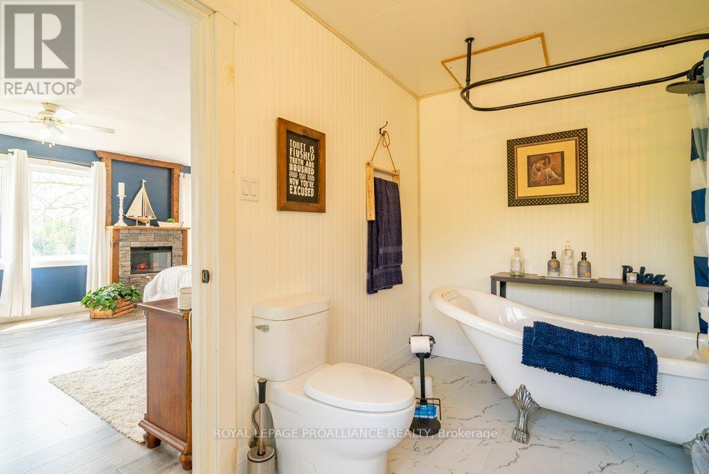 1130 Hummingbird Lane, Central Frontenac, Ontario  K0H 0B6 - Photo 26 - X12163648