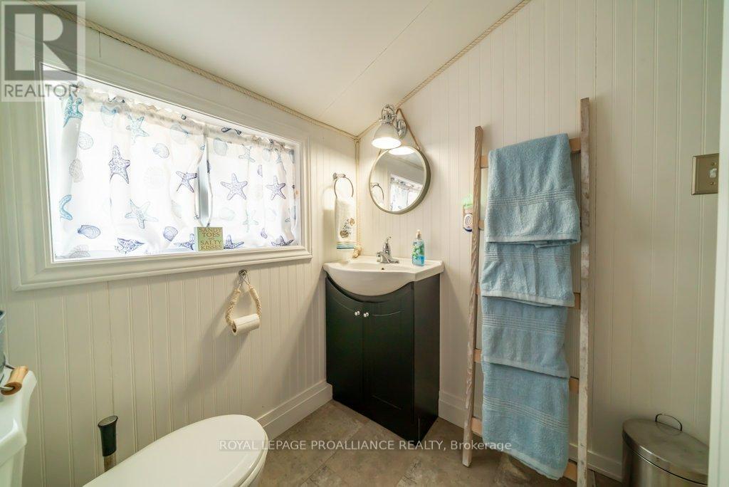 1130 Hummingbird Lane, Central Frontenac, Ontario  K0H 0B6 - Photo 38 - X12163648