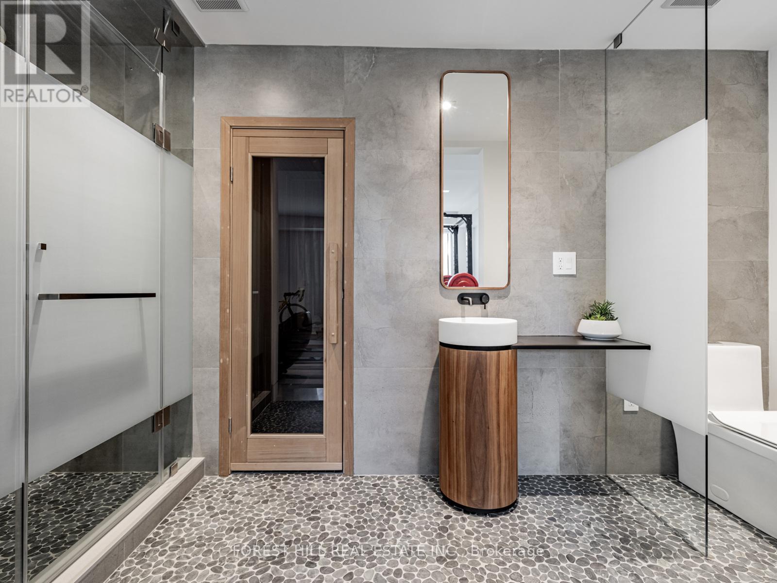 77 Risebrough Avenue, Toronto, Ontario  M2M 2E2 - Photo 39 - C12163442