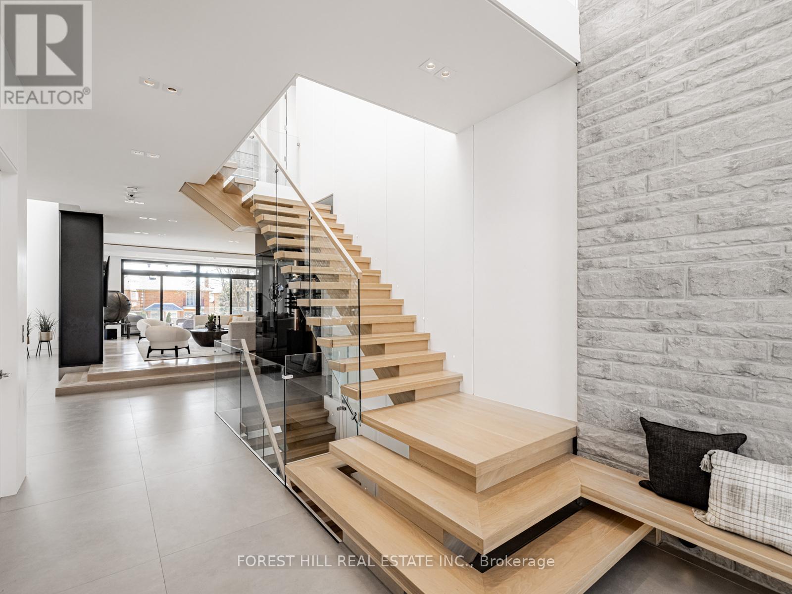 77 Risebrough Avenue, Toronto, Ontario  M2M 2E2 - Photo 7 - C12163442