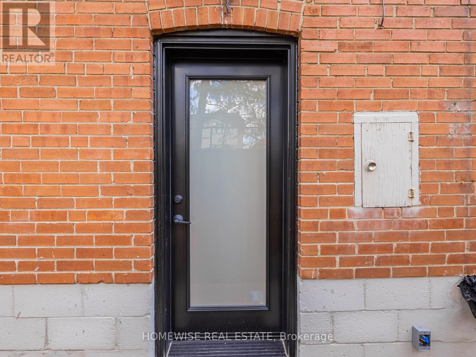 Lower - 21 Raeburn Avenue, Toronto, Ontario  M3H 1G6 - Photo 8 - C12163483