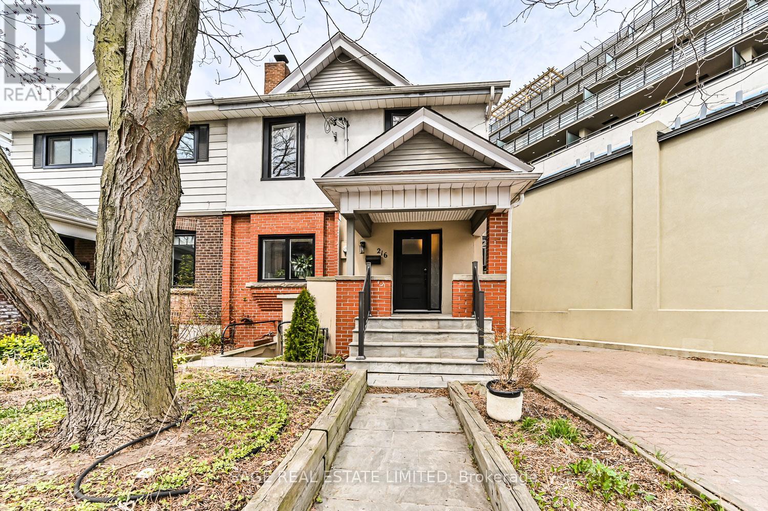 216 Balsam Avenue, Toronto, Ontario  M4E 3C5 - Photo 1 - E12163560