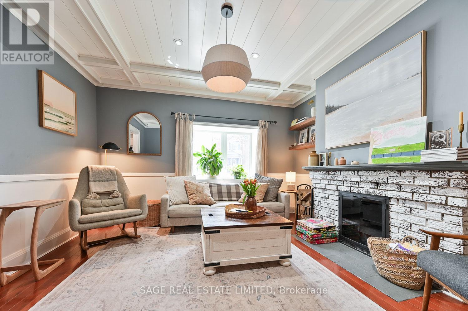 216 Balsam Avenue, Toronto, Ontario  M4E 3C5 - Photo 3 - E12163560