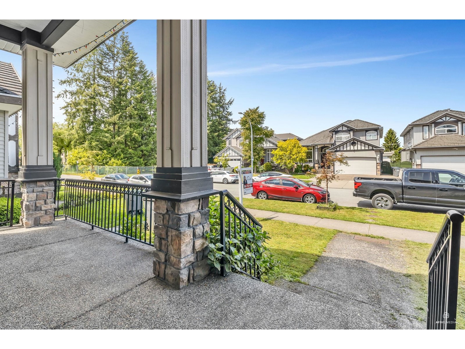 12168 96a Avenue, Surrey, British Columbia  V3V 7C3 - Photo 3 - R3004131