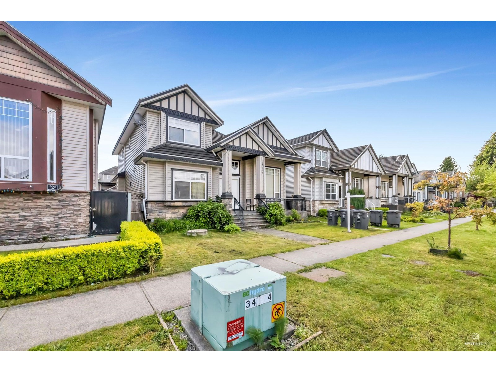 12168 96a Avenue, Surrey, British Columbia  V3V 7C3 - Photo 2 - R3004131