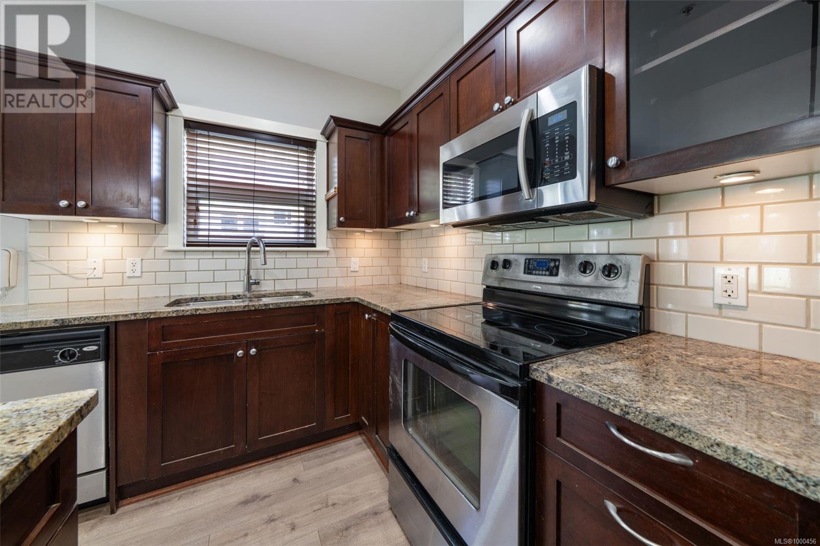 210 201 Nursery Hill Dr, View Royal, British Columbia  V9B 0H7 - Photo 11 - 1000456