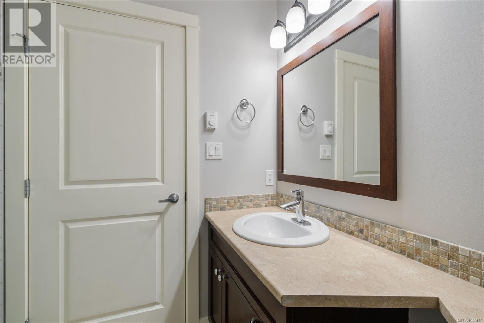 210 201 Nursery Hill Dr, View Royal, British Columbia  V9B 0H7 - Photo 23 - 1000456