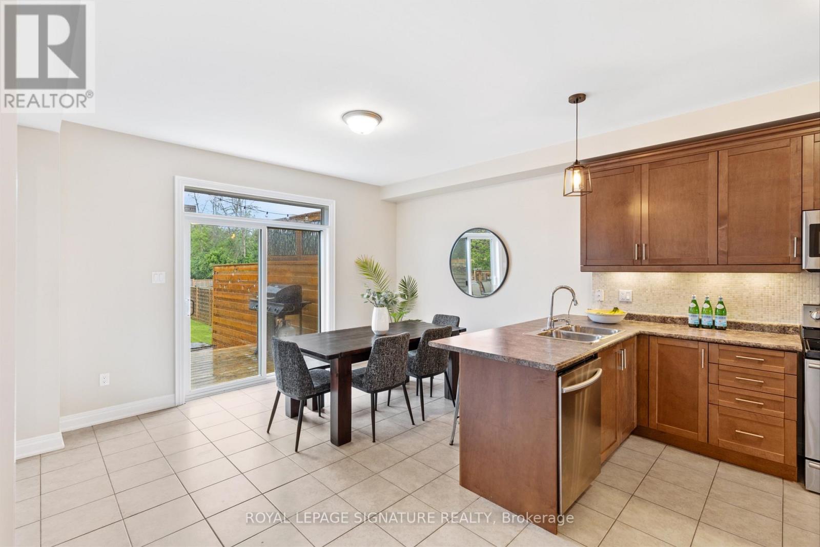 1668 Metro Road, Georgina, Ontario  L0E 1S0 - Photo 10 - N12163434