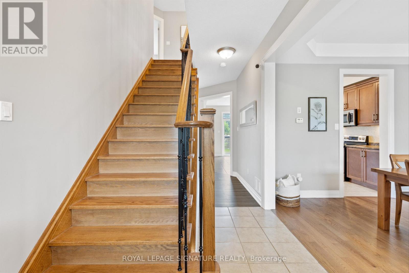 1668 Metro Road, Georgina, Ontario  L0E 1S0 - Photo 4 - N12163434