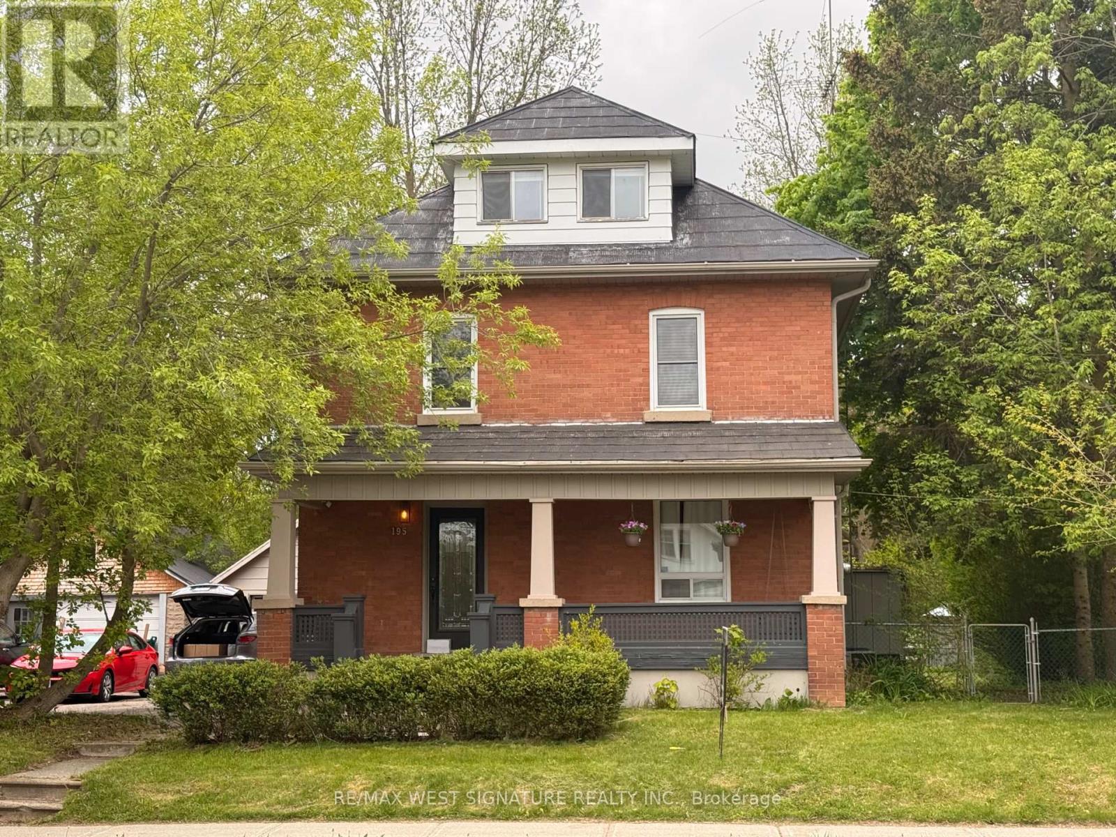 Property at 195 VICTORIA STREET W image 1