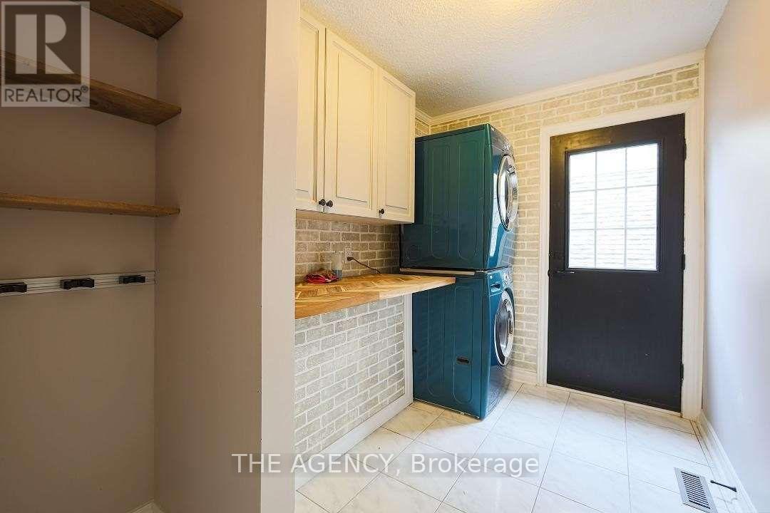 31 Brunton Place, Newmarket, Ontario  L3Y 6B5 - Photo 8 - N12163445