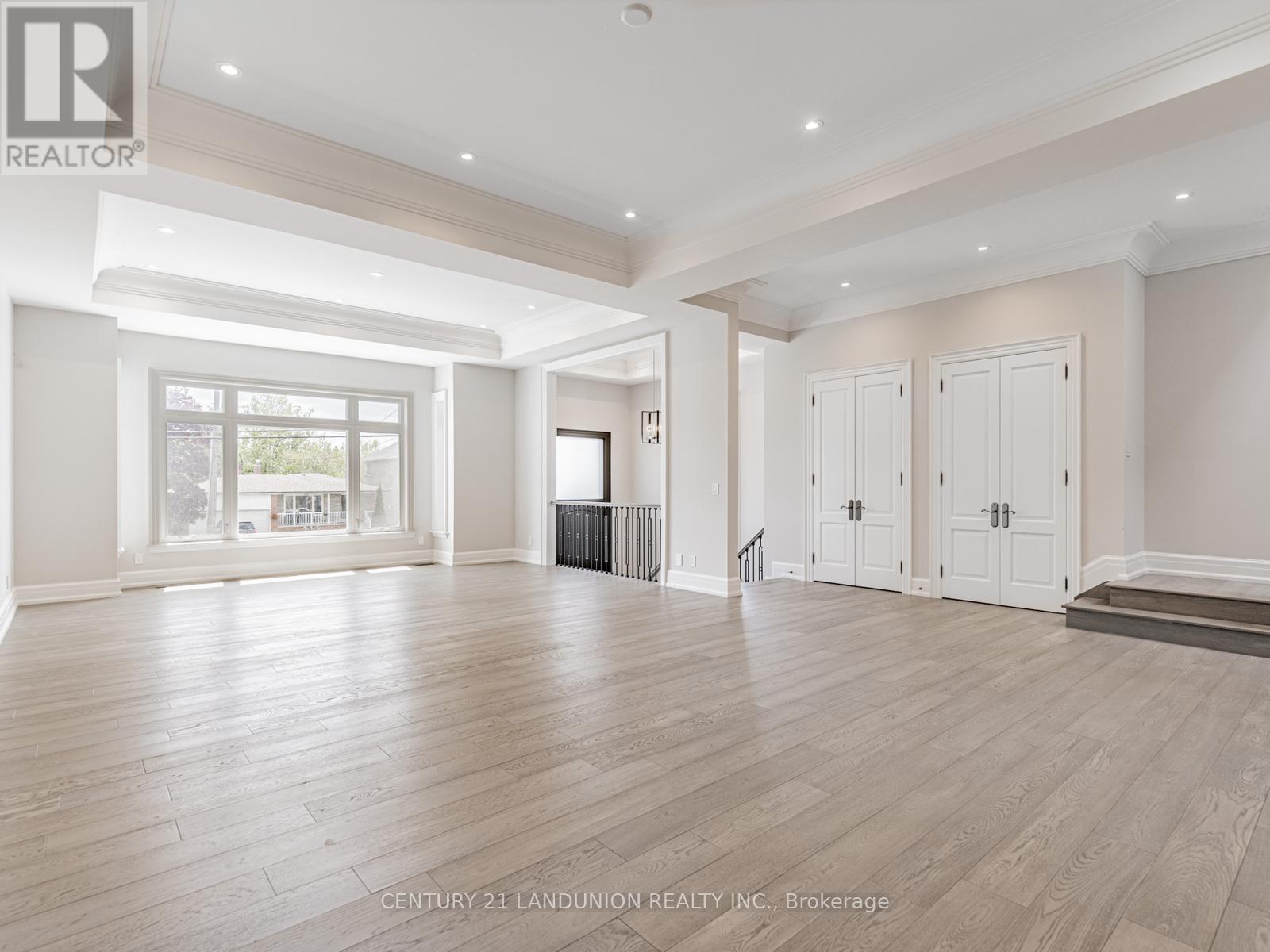 36a Elm Grove Avenue, Richmond Hill, Ontario  L4E 2W8 - Photo 5 - N12163479