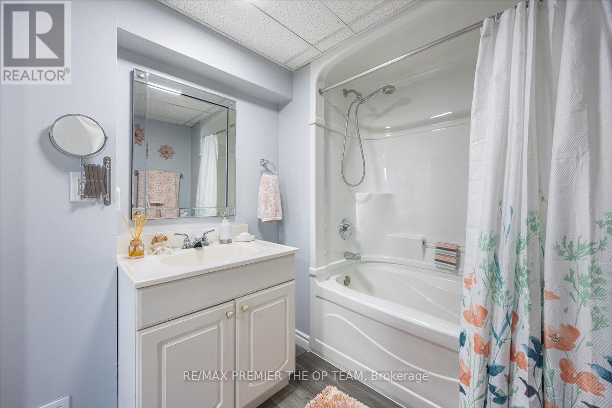 1999 Mountbatten Avenue, Innisfil, Ontario  L9S 1T6 - Photo 33 - N12163489