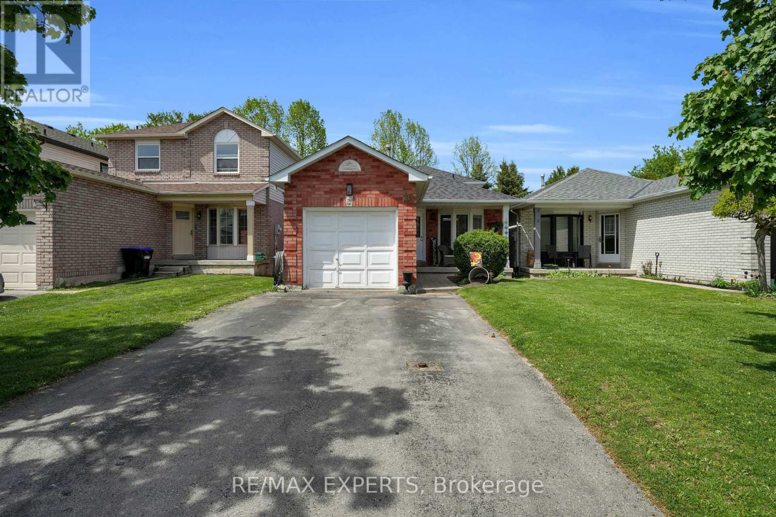 83 Gray Avenue, New Tecumseth, Ontario  L9R 1P5 - Photo 2 - N12163546