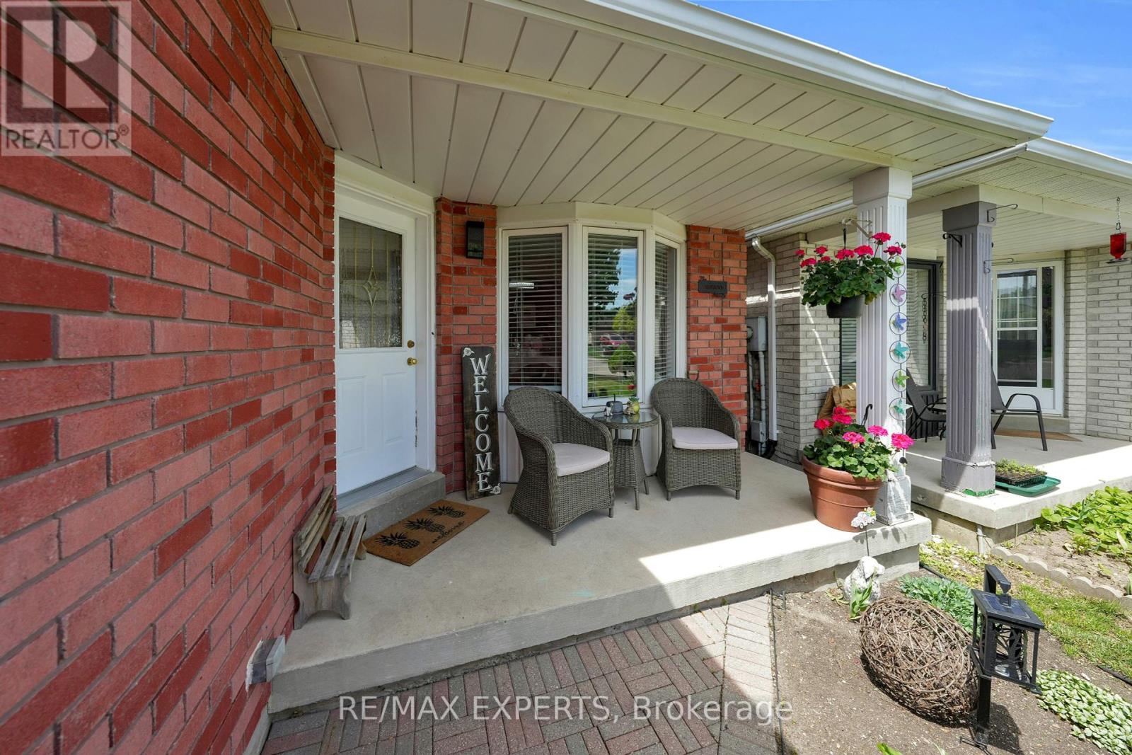 83 Gray Avenue, New Tecumseth, Ontario  L9R 1P5 - Photo 5 - N12163546