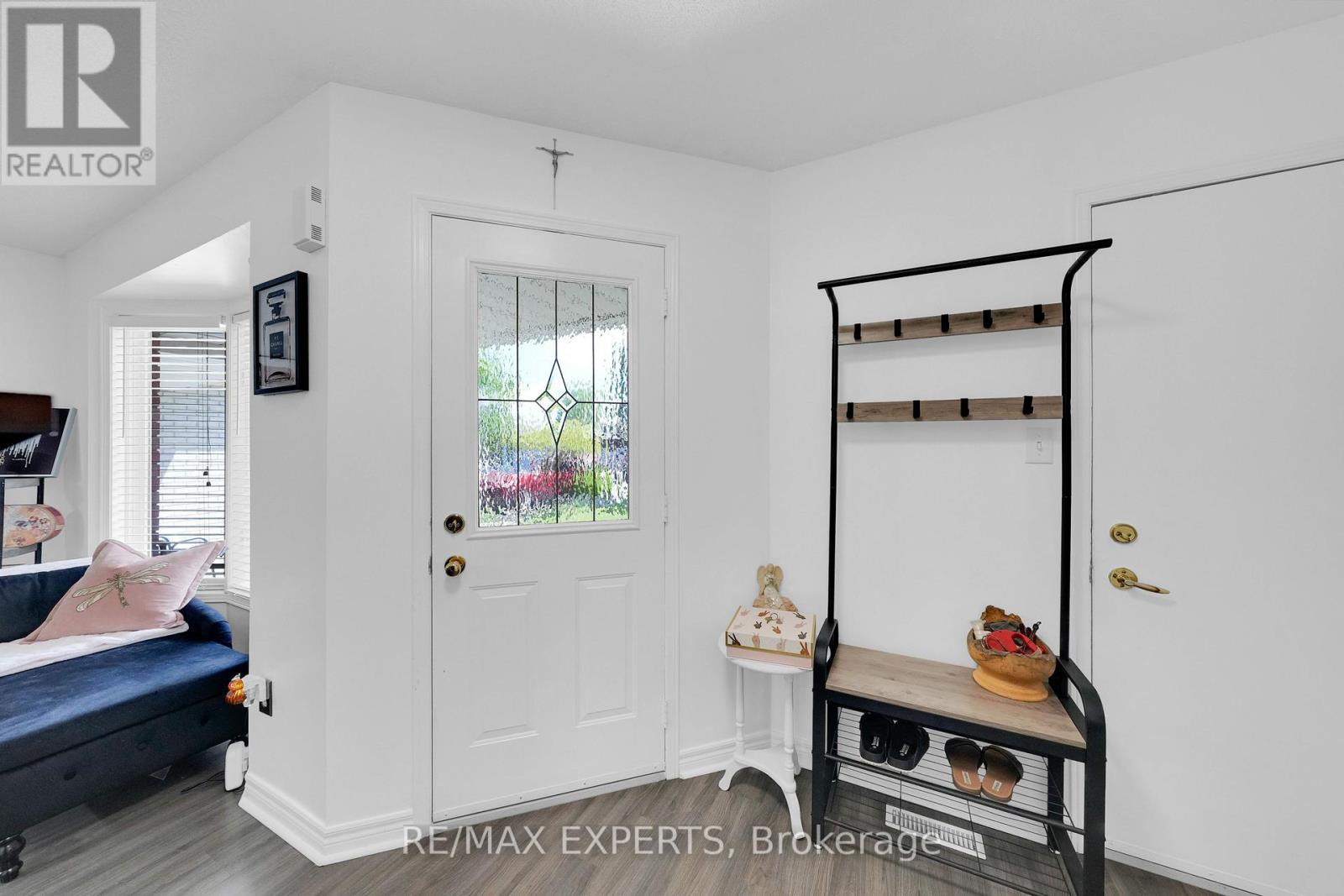 83 Gray Avenue, New Tecumseth, Ontario  L9R 1P5 - Photo 6 - N12163546