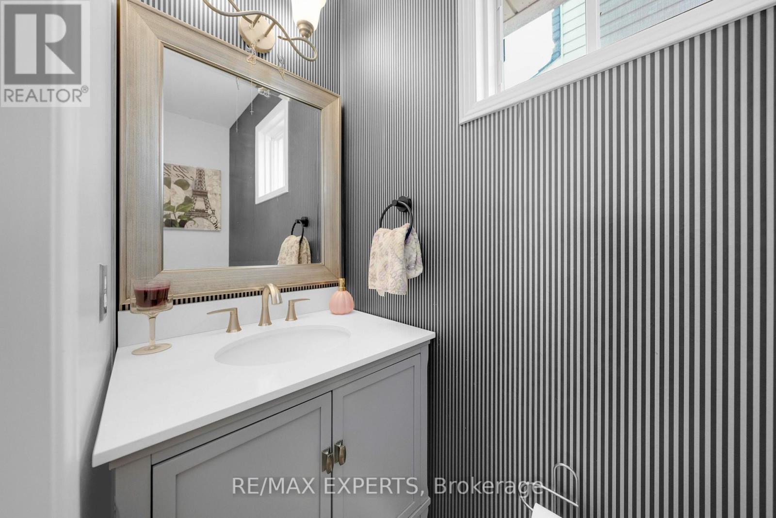 83 Gray Avenue, New Tecumseth, Ontario  L9R 1P5 - Photo 8 - N12163546