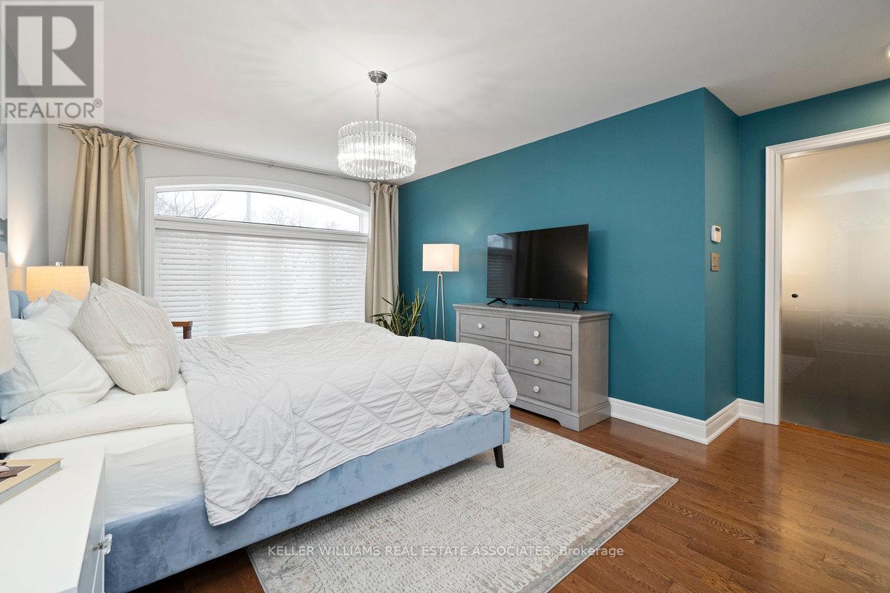 442 Valermo Drive, Toronto, Ontario  M8W 2M2 - Photo 21 - W12039794