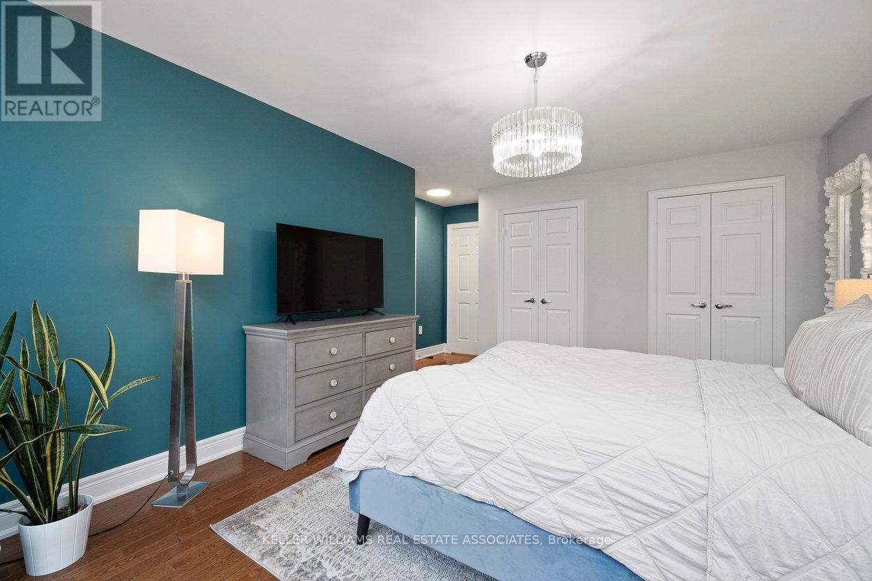 442 Valermo Drive, Toronto, Ontario  M8W 2M2 - Photo 23 - W12039794