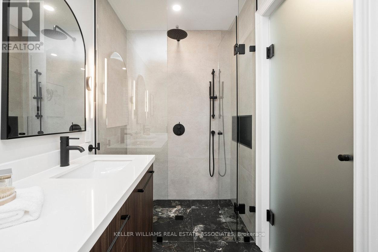 442 Valermo Drive, Toronto, Ontario  M8W 2M2 - Photo 27 - W12039794