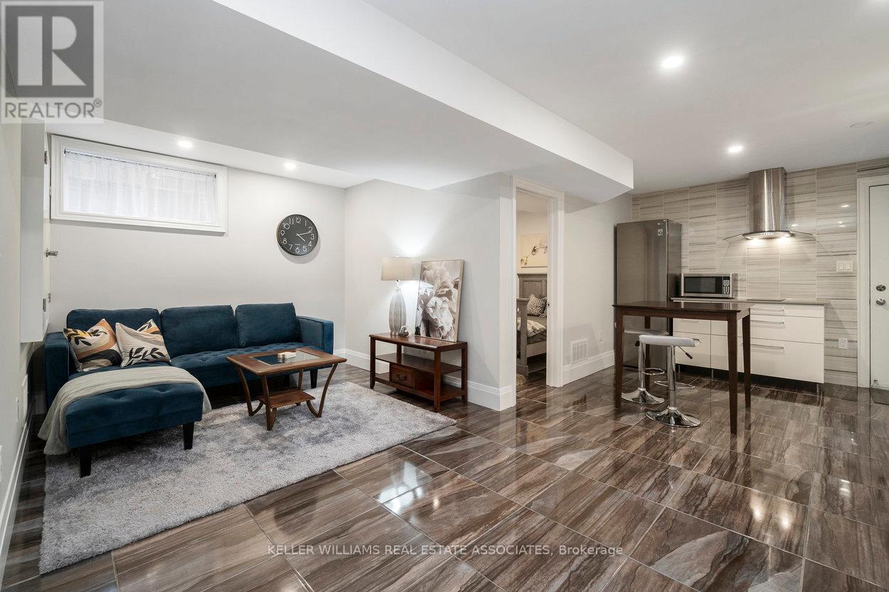 442 Valermo Drive, Toronto, Ontario  M8W 2M2 - Photo 32 - W12039794