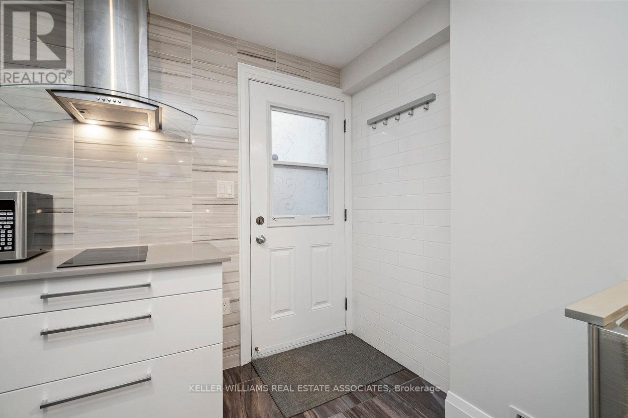 442 Valermo Drive, Toronto, Ontario  M8W 2M2 - Photo 36 - W12039794