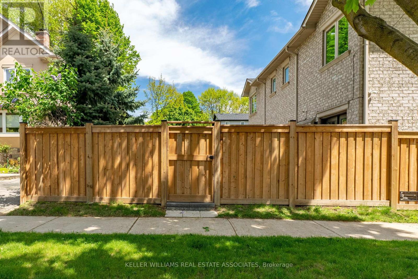 442 Valermo Drive, Toronto, Ontario  M8W 2M2 - Photo 49 - W12039794