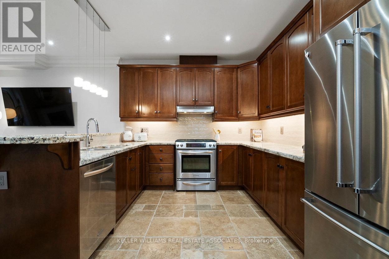 442 Valermo Drive, Toronto, Ontario  M8W 2M2 - Photo 17 - W12039794