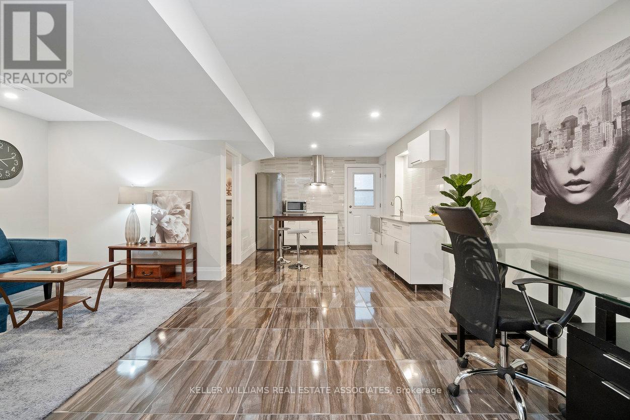 442 Valermo Drive, Toronto, Ontario  M8W 2M2 - Photo 31 - W12039794
