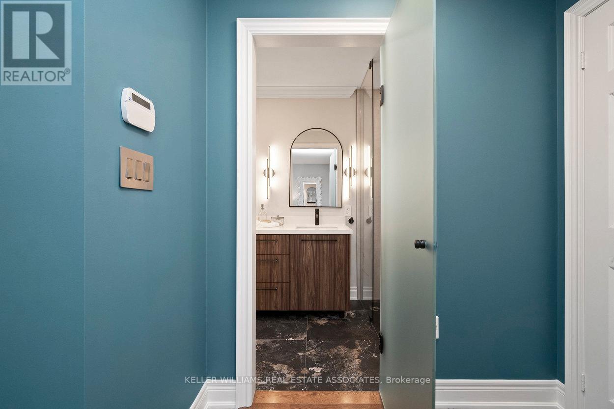 442 Valermo Drive, Toronto, Ontario  M8W 2M2 - Photo 24 - W12039794