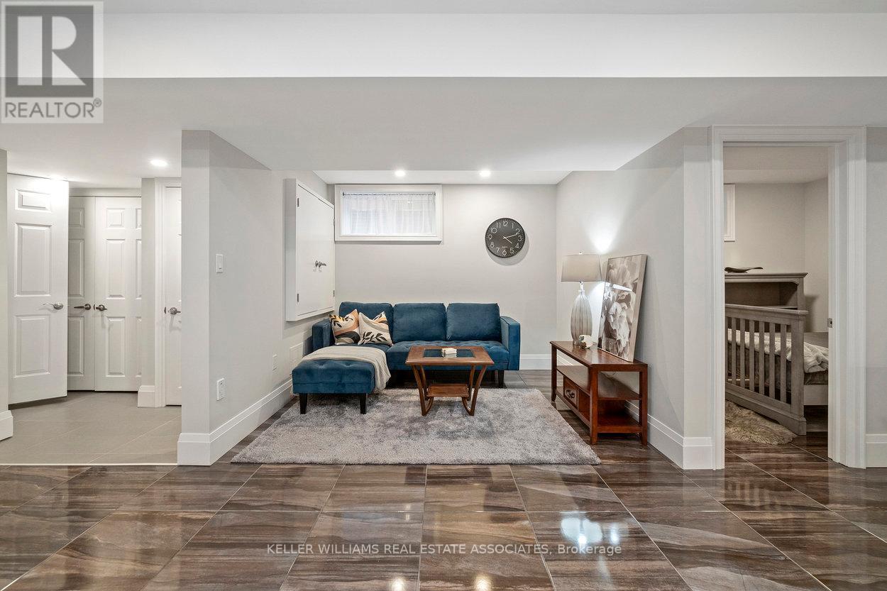 442 Valermo Drive, Toronto, Ontario  M8W 2M2 - Photo 33 - W12039794