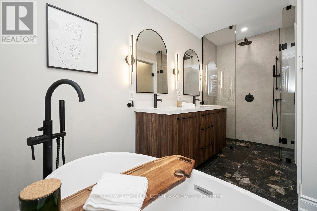442 Valermo Drive, Toronto, Ontario  M8W 2M2 - Photo 26 - W12039794