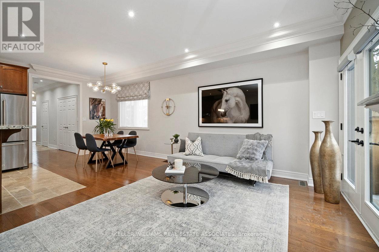 442 Valermo Drive, Toronto, Ontario  M8W 2M2 - Photo 9 - W12039794