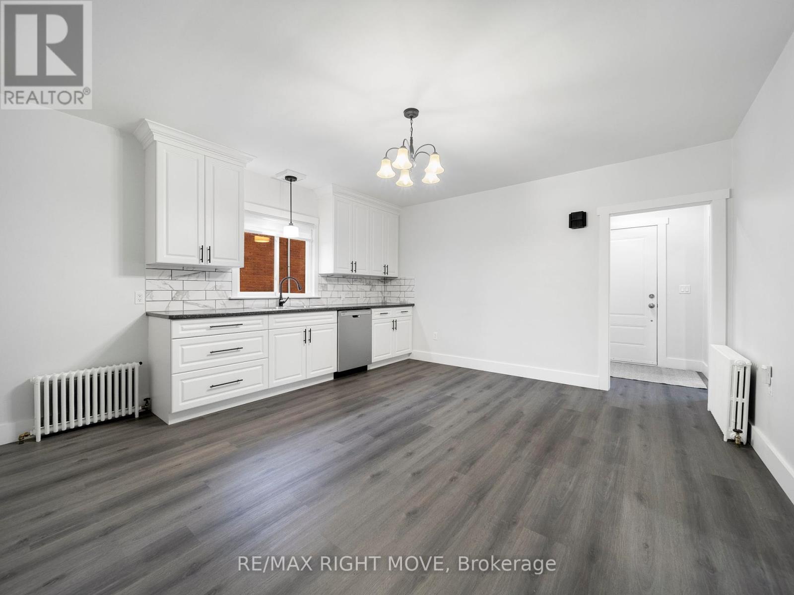 206 Mary Street, Orillia, Ontario  L3V 3E6 - Photo 15 - S12163430