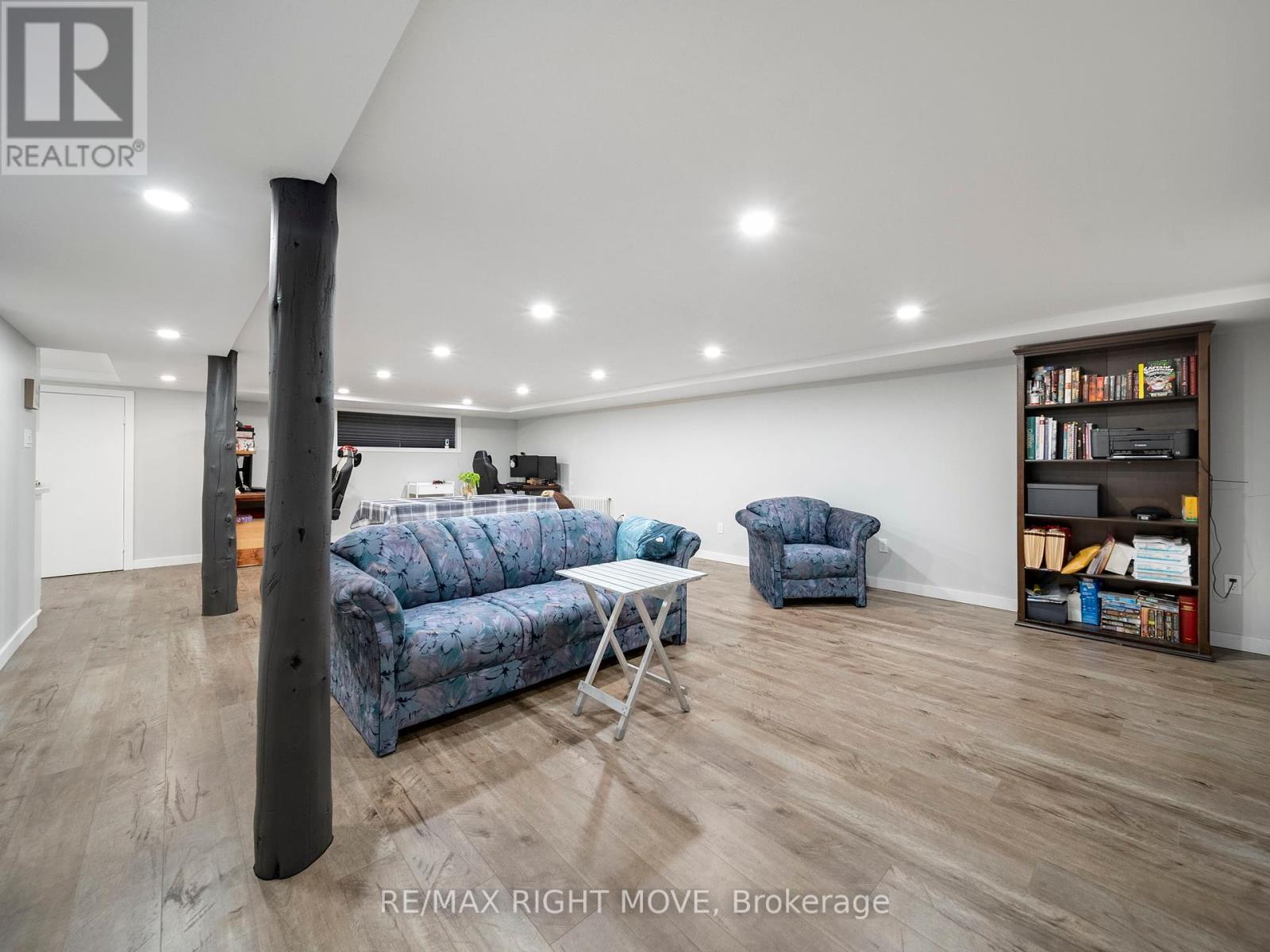 206 Mary Street, Orillia, Ontario  L3V 3E6 - Photo 27 - S12163430