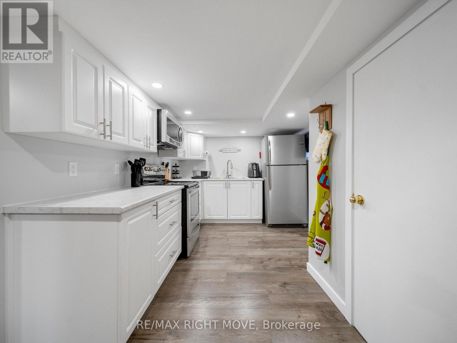 206 Mary Street, Orillia, Ontario  L3V 3E6 - Photo 34 - S12163430
