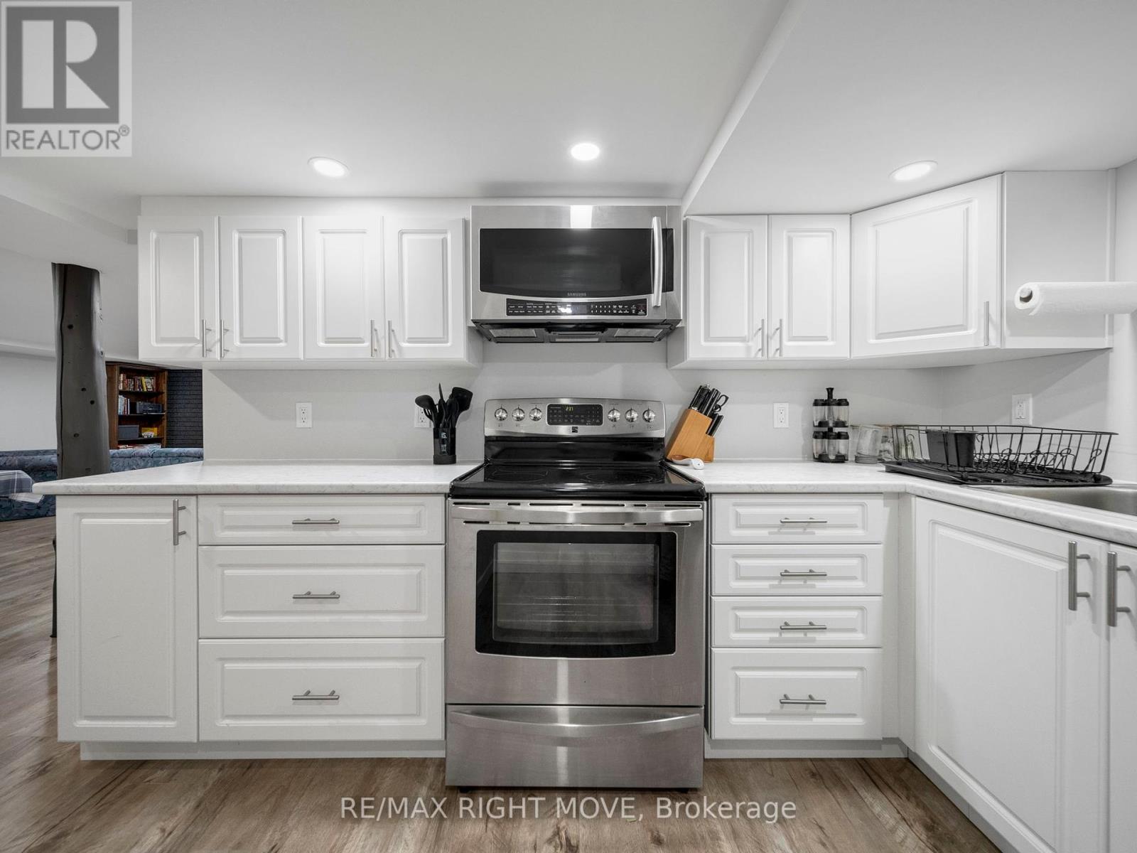 206 Mary Street, Orillia, Ontario  L3V 3E6 - Photo 35 - S12163430