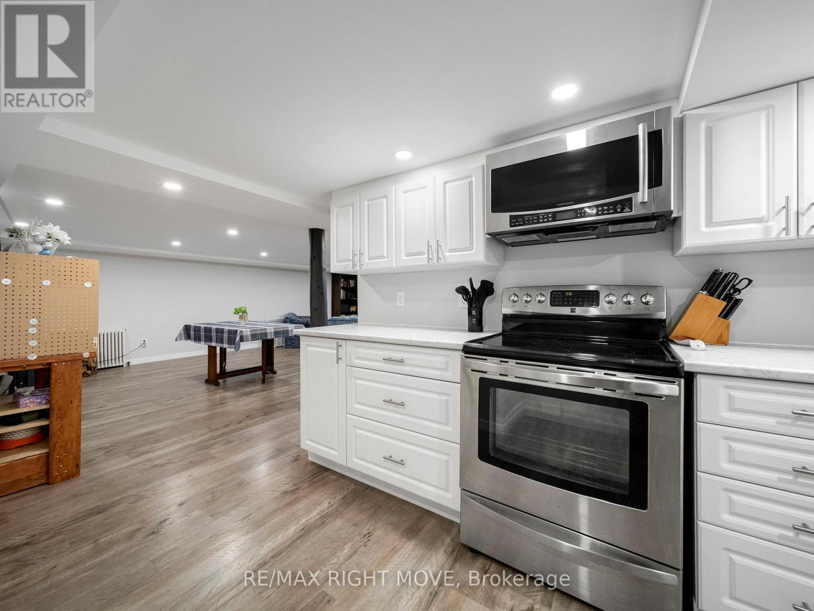 206 Mary Street, Orillia, Ontario  L3V 3E6 - Photo 36 - S12163430