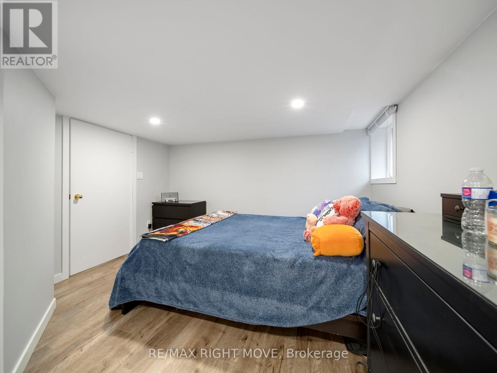 206 Mary Street, Orillia, Ontario  L3V 3E6 - Photo 38 - S12163430