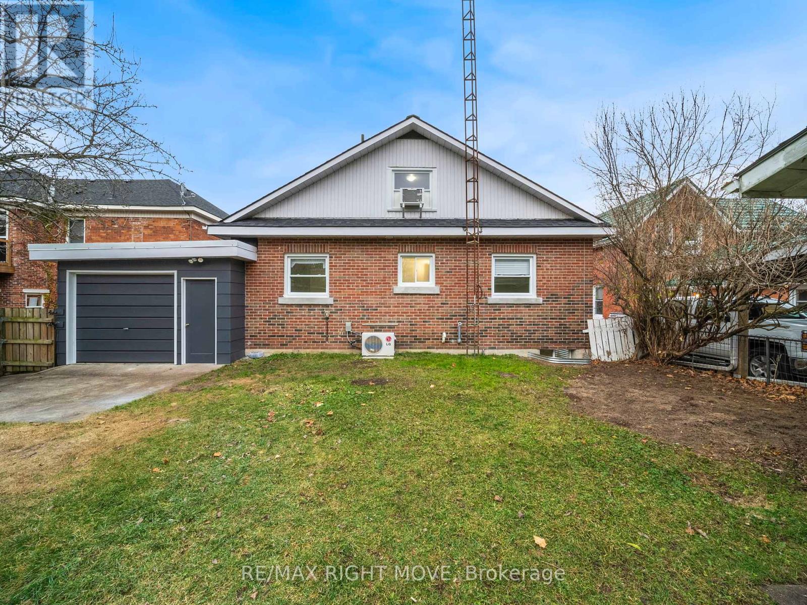 206 Mary Street, Orillia, Ontario  L3V 3E6 - Photo 44 - S12163430